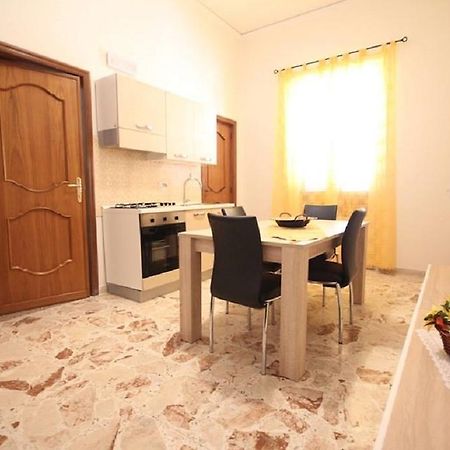 Le Tre Rose Di Mary Apartment Avola Exterior photo